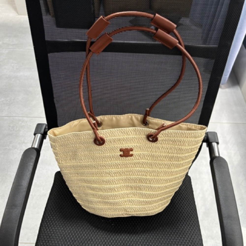 Celine 42x25x30cm straw tote bag